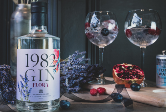 Flora gin rolling banner 2021