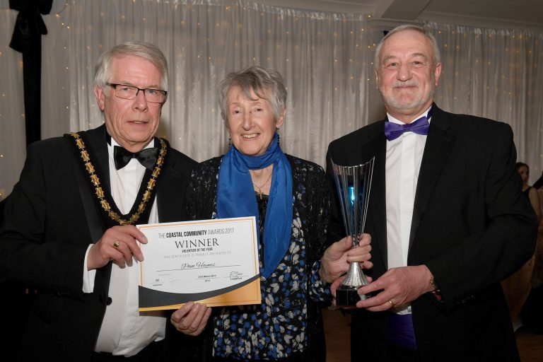 Long service Skegness volunteer wins award | St Barnabas Hospice