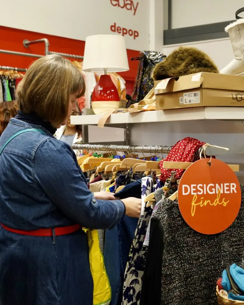St Barnabas Hospice Charity Shop (Lincoln High Street South), photo 4